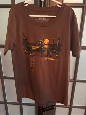 Columbia Brown Short-Sleeve Graphic Tee with Orange Sunset